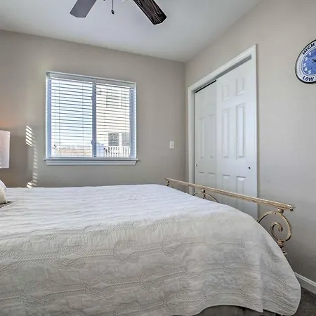 York Beachfront Condo - Steps To Long Sands!